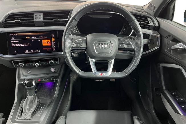 AUDI Q3 Photo 11