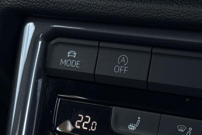 VOLKSWAGEN T-Roc Photo 23