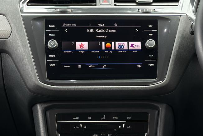 VOLKSWAGEN Tiguan Allspace Photo 37