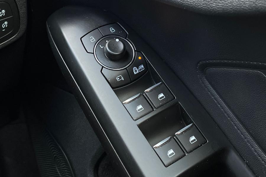 Ford Focus Photo autoimg-8c9fe79afb71c0c3f232ea3cf9ee3cca10c4d40f.jpg