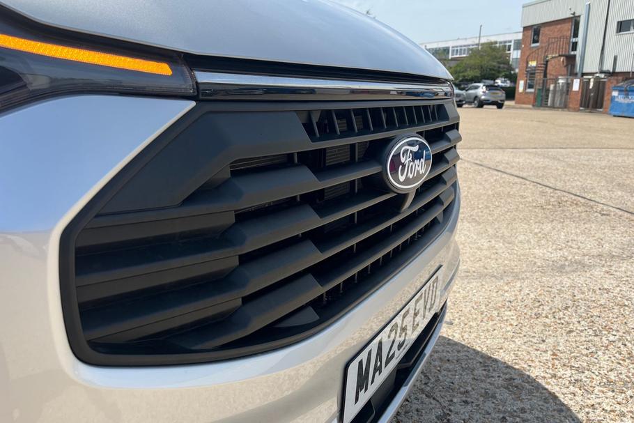 Used Ford TRANSIT CUSTOM MA25EVD 37