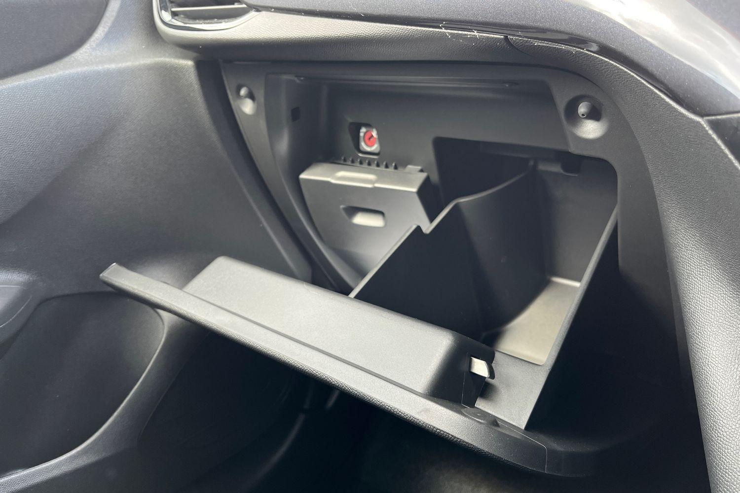 Vauxhall CORSA Photo 32
