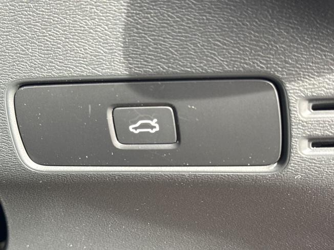 VOLVO Xc40 Photo 32