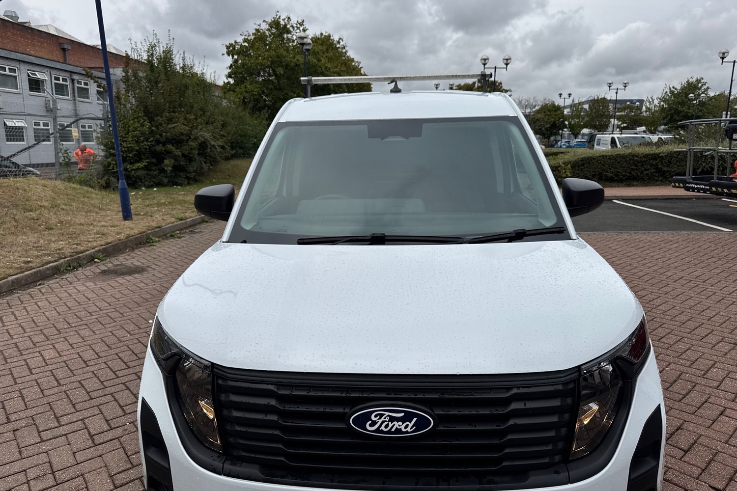 Ford TRANSIT COURIER Photo 20