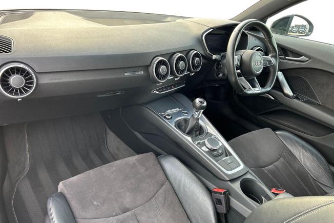 AUDI TT Photo 2