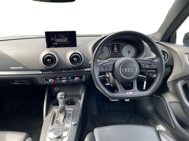 AUDI S3 Photo 11