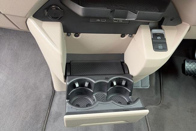 VOLKSWAGEN Multivan Photo 30