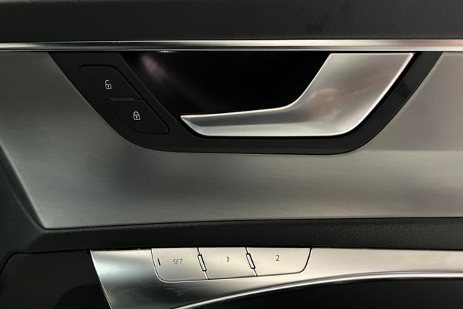 AUDI A6 Avant Photo 26