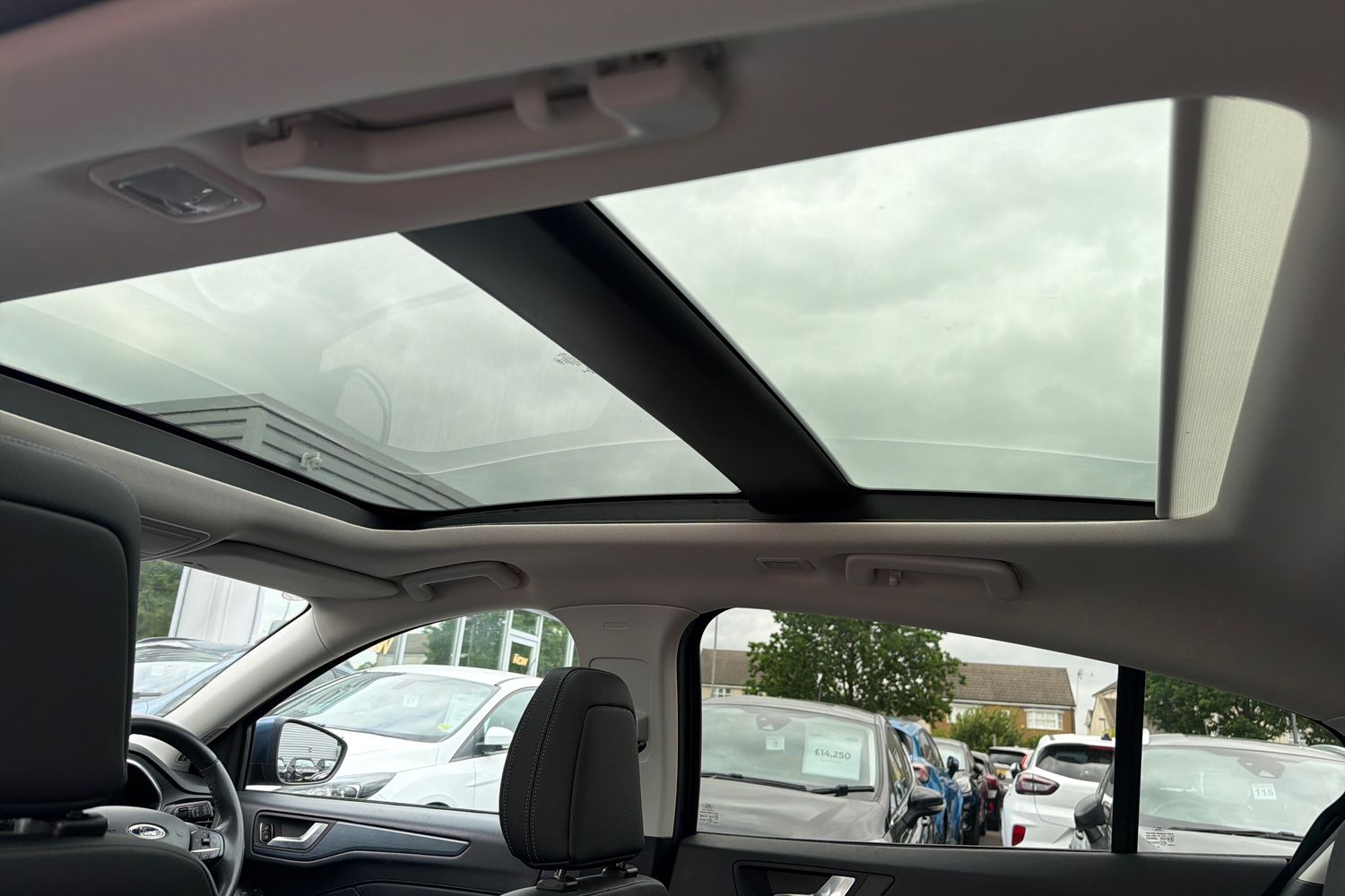 Ford FOCUS Photo 22