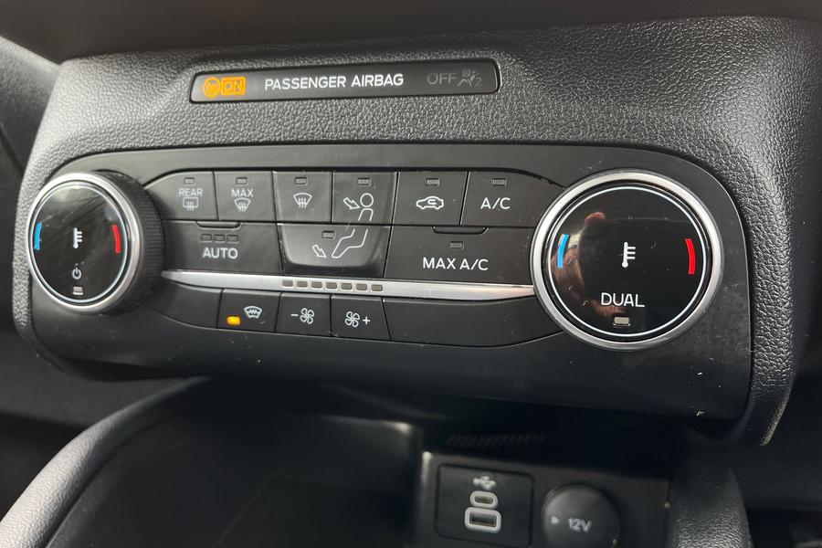 Ford Kuga Photo autoimg-8cbddcc41d9588b1c265bc2910434802fd6a37d0.jpg