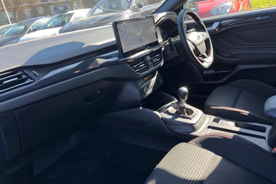 Ford Focus Photo autoimg-8cc0c7460fabd00752f4ced1477124855252a189.jpg