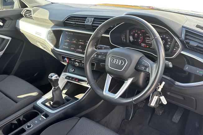 AUDI Q3 Photo 6