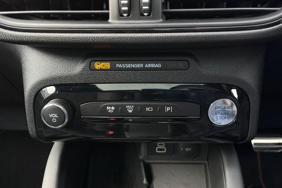 Ford Kuga Photo autoimg-8ccd1ccab2971672d0543d16e3958e9d0c563c0a.jpg