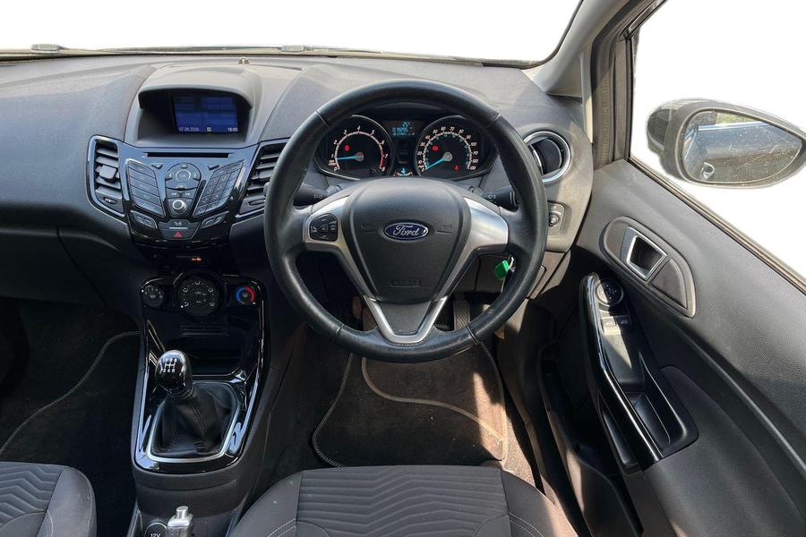 Ford Fiesta Photo autoimg-8cce77373a512888f17d94bd9ecd95a407e7a001.jpg