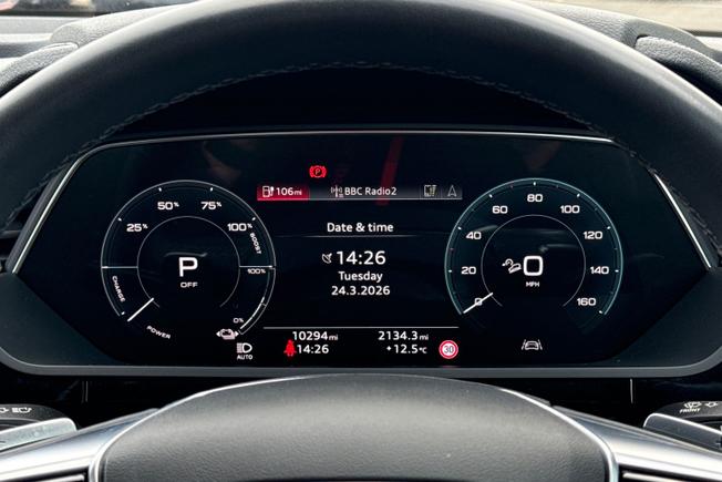 Audi Q8 Photo 15