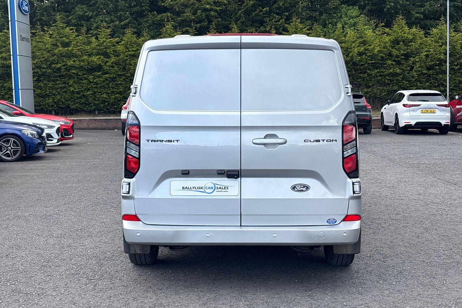 2025 Ford Transit Custom 2.0 280 EcoBlue Limited Panel Van 5dr Diesel Manual L2 H1 Euro 6 (s/s) (136 ps) - vehicle photo 5 for sale on PureCar