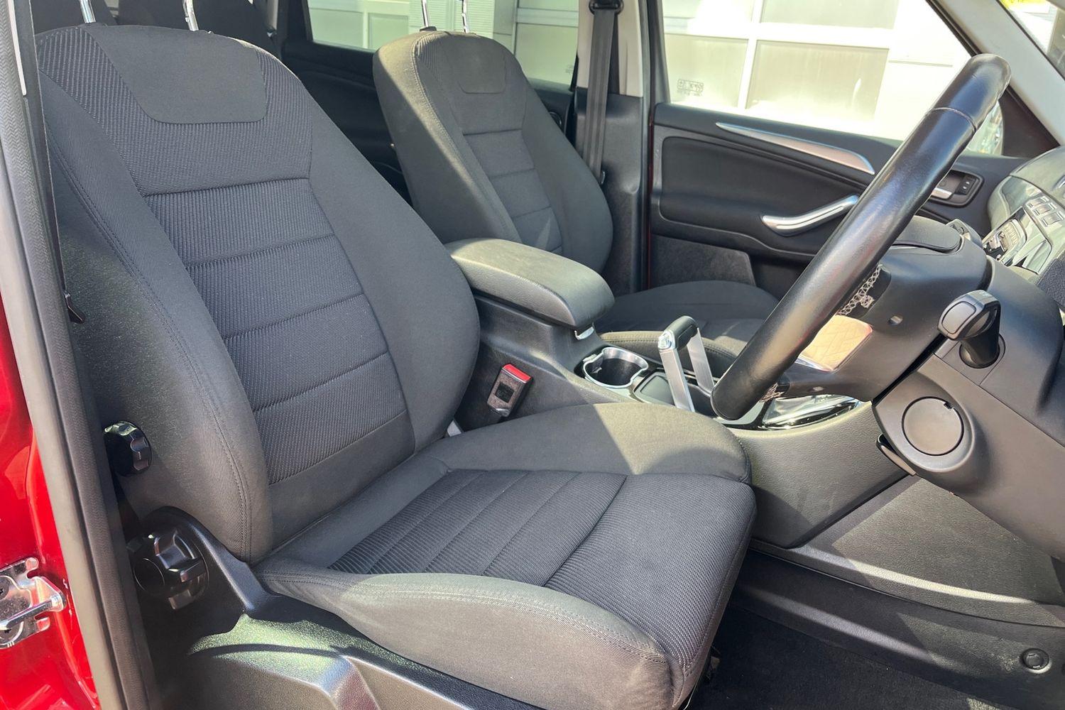 Ford S-Max Photo 16