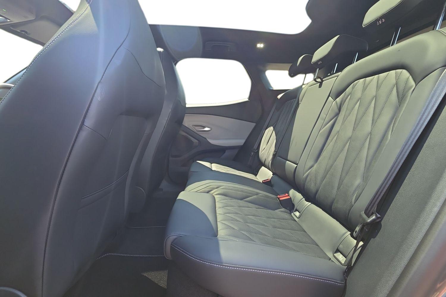 Ford Explorer Photo 10