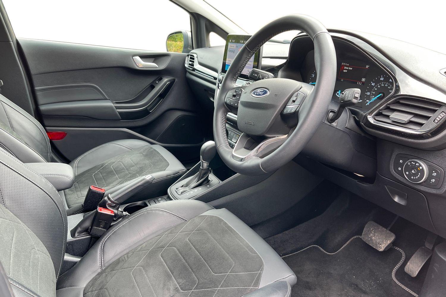 Ford FIESTA Photo 8