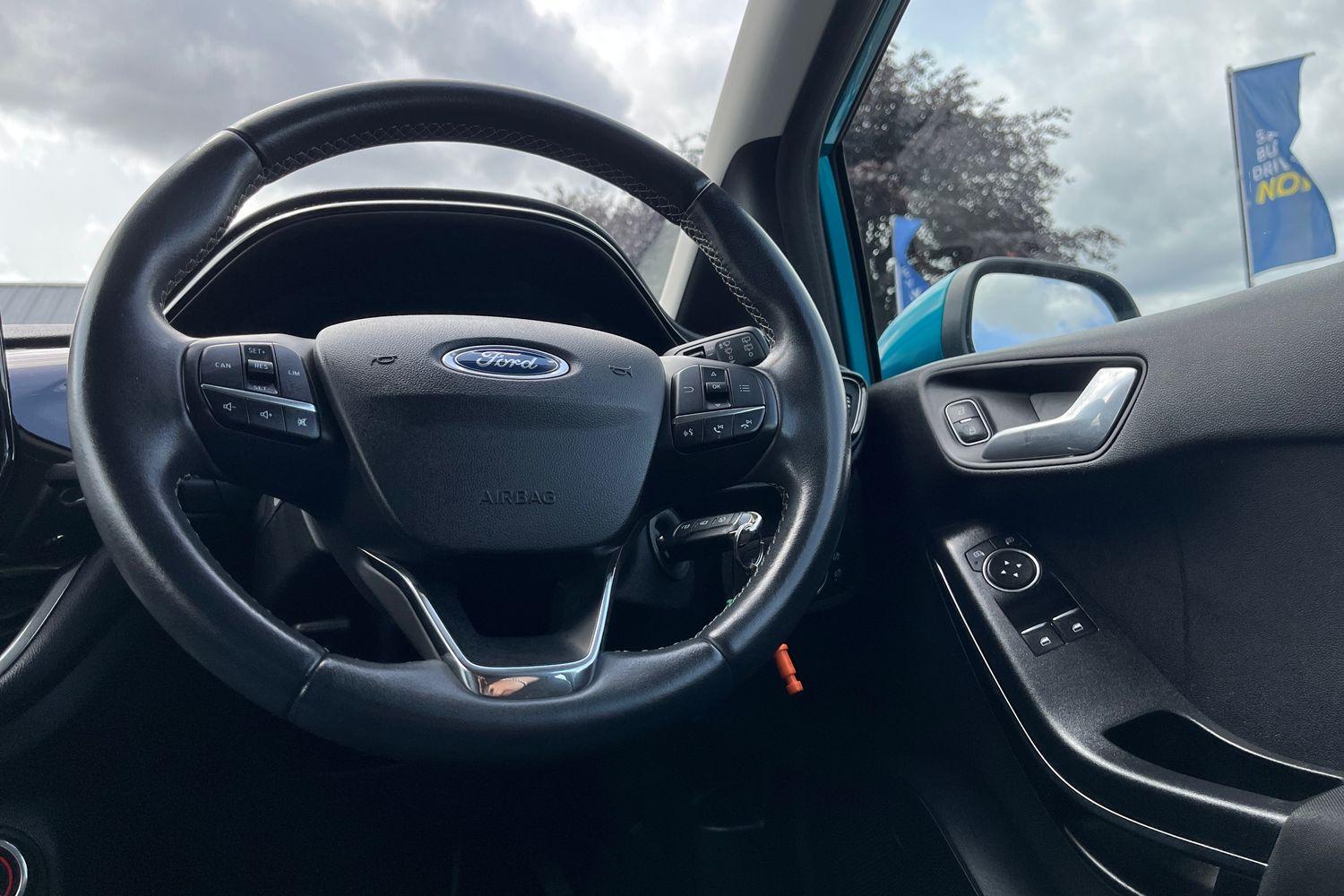 Ford Fiesta Photo 11