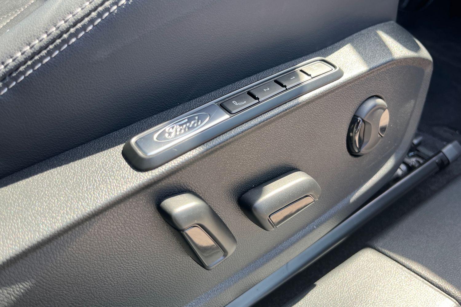 Ford Explorer Photo 34