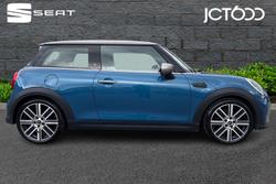 MINI Hatch Photo 4