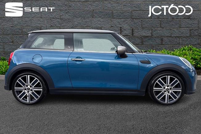 MINI Hatch Photo 4
