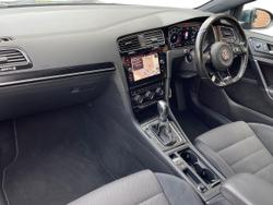 VOLKSWAGEN Golf Photo 2