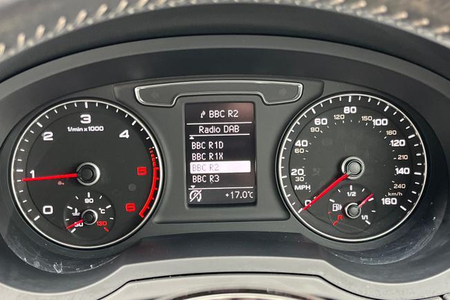 AUDI Q3 Photo 15