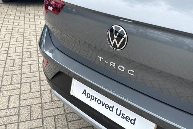 VOLKSWAGEN T-Roc Photo 21