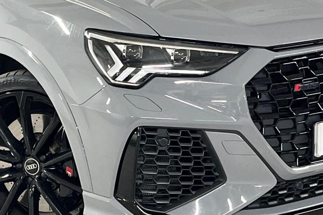 AUDI RS Q3 Photo 19