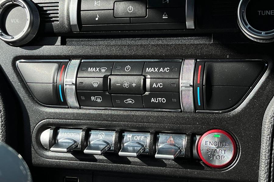 Ford Mustang Photo autoimg-8cecd76e60db8907479111514bb39f5a23d7789b.jpg