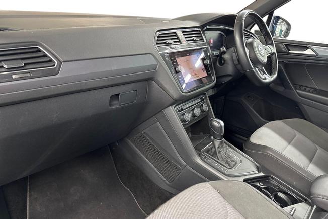 VOLKSWAGEN Tiguan Photo 2