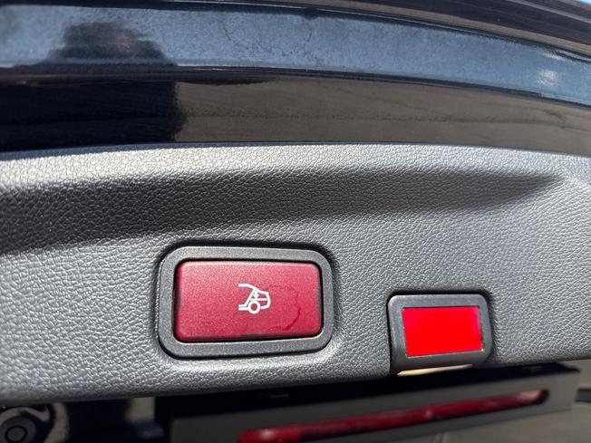 MERCEDES-BENZ E Class Photo 22