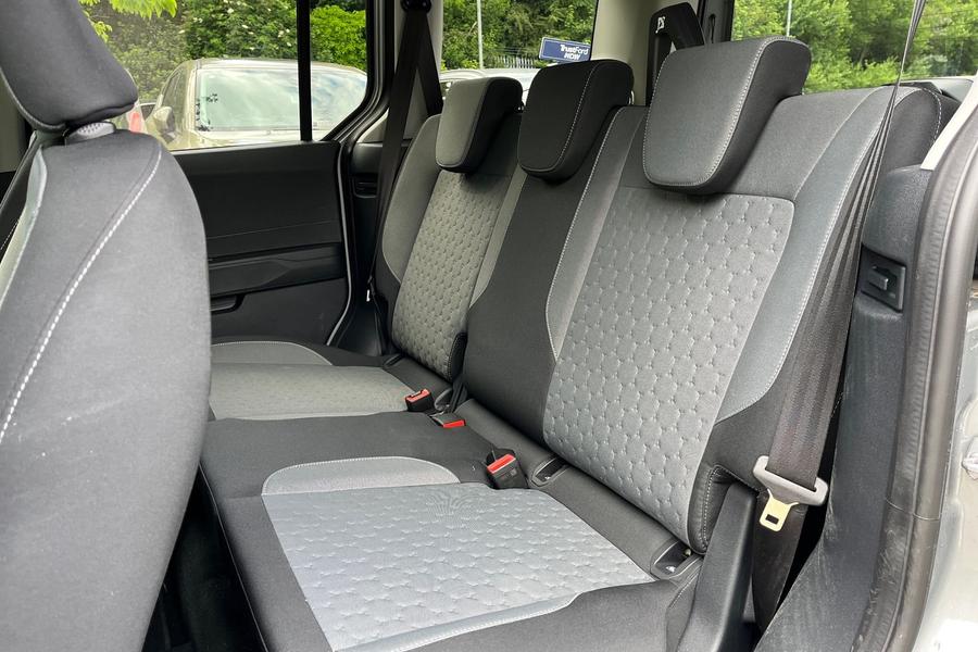 Ford Tourneo Courier Photo autoimg-8cf6bb1bff36305067b102eb8e09f92f643aecd5.jpg
