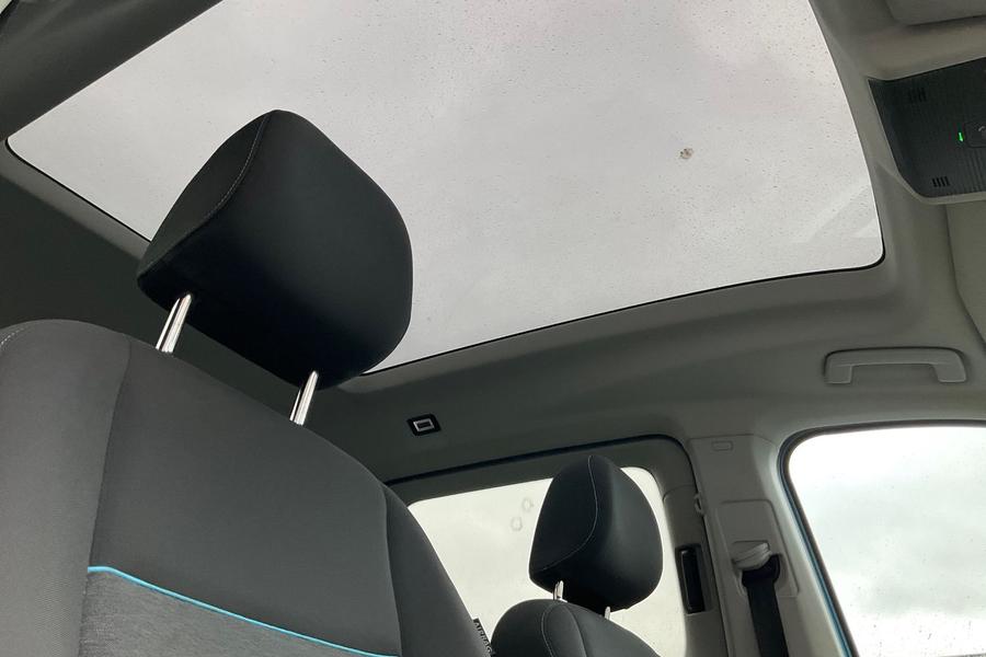 Ford Grand Tourneo Connect Photo autoimg-8cf9610fbd4e0963597ff60bae9c7769dbbb6eb0.jpg