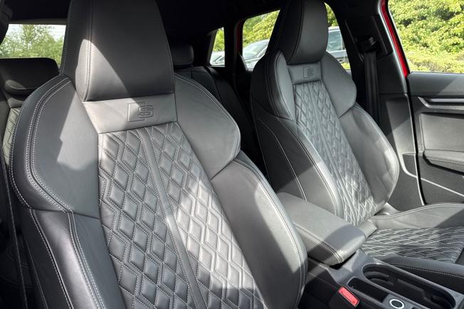AUDI S3 Photo 31