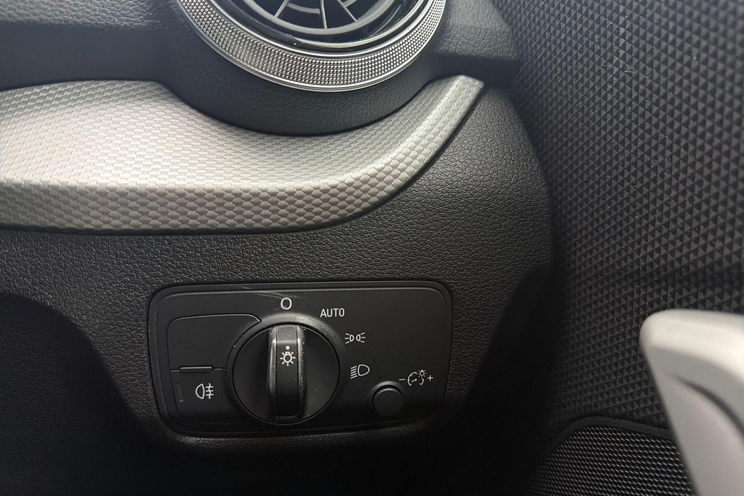 Audi Q2 Photo 30