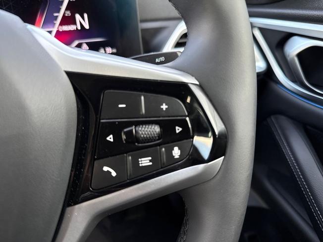 BMW I4 Photo 17