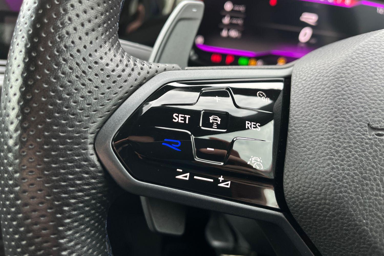 Volkswagen Golf Photo 34