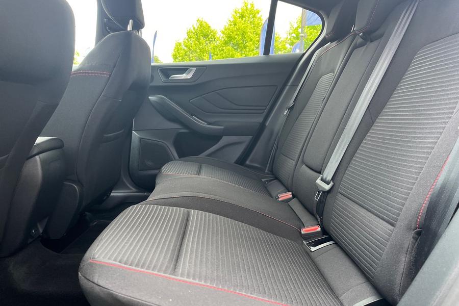 Ford FOCUS Photo autoimg-8d026f621e50a3f5b219c2615c4365a14da8f78c.jpg