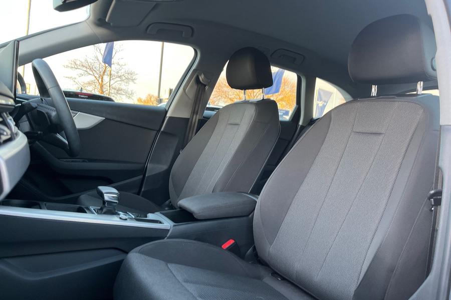 Audi A4 Photo autoimg-8d03f99edf0970322acd16e0bec6f2badf5317e8.jpg