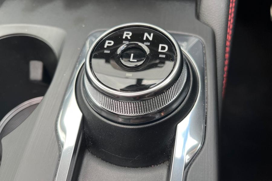 Ford Kuga Photo autoimg-8d040ffea033dc2b7f639f4180d16533bba9eb3a.jpg
