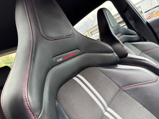 FORD Fiesta Photo 27