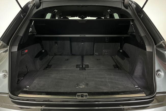 AUDI Q7 Photo 12