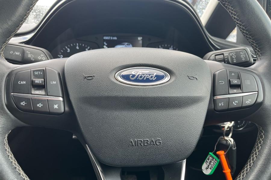 Ford FIESTA Photo autoimg-8d10cb1da9001de4b2ff6b3fdace2f00b32899e5.jpg