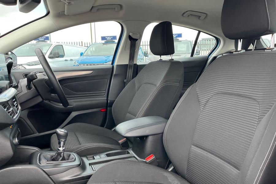 Ford Focus Photo autoimg-8d133666fda90e7d4e8bd18a686e763bf30b71f9.jpg