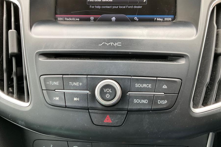 Ford Focus Photo autoimg-8d188146cfafc358bb4d9fad7547a1068f148dee.jpg