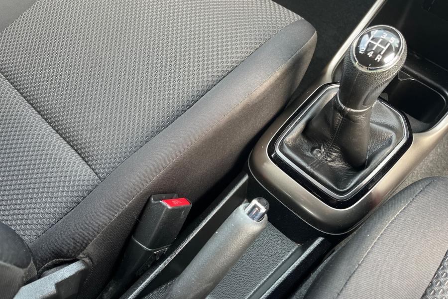 Suzuki IGNIS Photo autoimg-8d1b62d175342b11a476fda80f1da7813a686b16.jpg