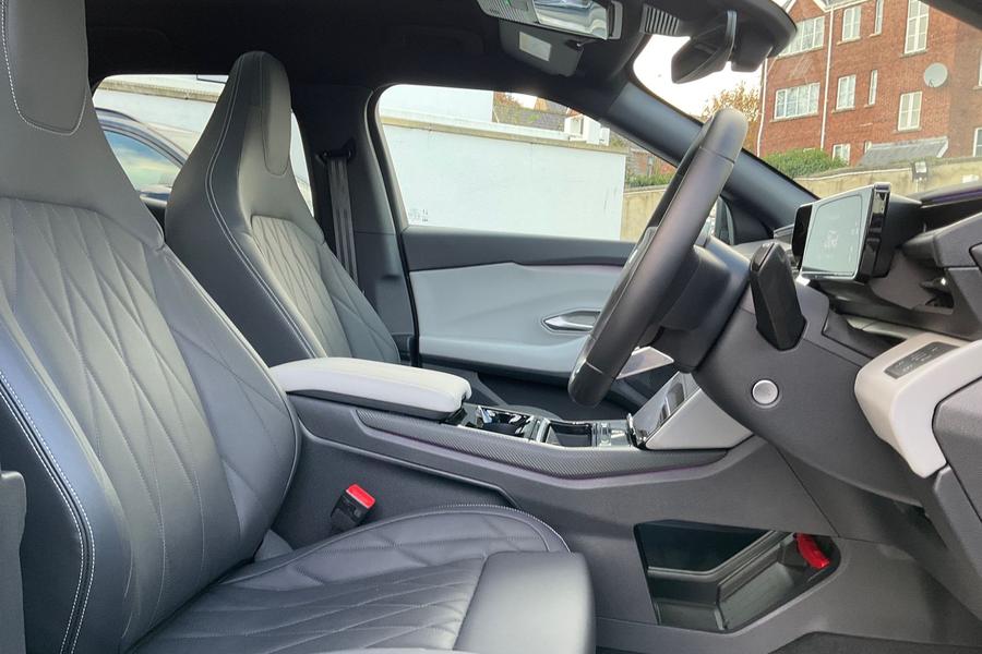 Ford Explorer Photo autoimg-8d1c7cecc7ba60ae5e2510f36eb032b74d684b93.jpg